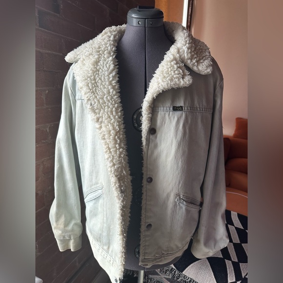 Vintage Wrangler Jacket, pale blue denim wash, sheep shearling liner. - Picture 4 of 4